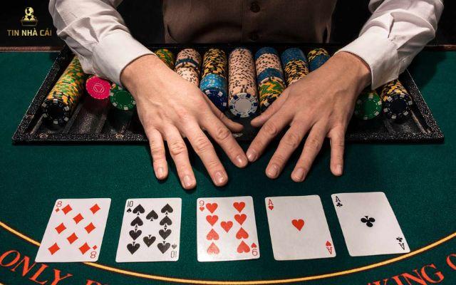 Cách Chơi Poker Hold'em Casino Tại Nhà Cái Fun88 Ra Sao? 7 Poker Hold’em Casino sử dụng bộ bài Tây 52 lá