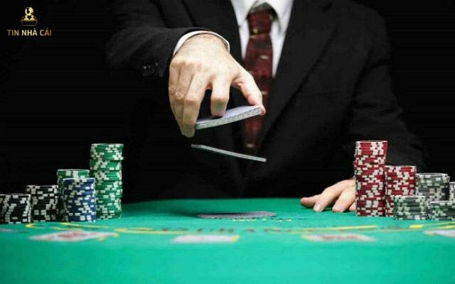Tiết Lộ Mẹo Chơi Poker Thắng Nhanh Khiến Đối Thủ Bối Rối 11 Mẹo chơi poker cực chính xác