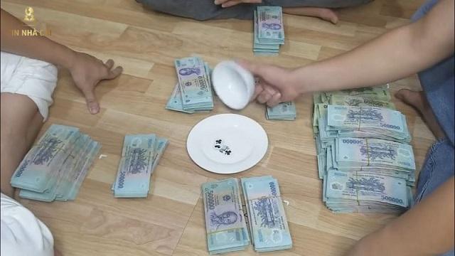 Nằm mơ đánh xóc đĩa đánh con gì? Ý nghĩa giấc mơ xóc đĩa là gì? 7 Nằm mơ đánh xóc đĩa đánh con gì thì trúng?