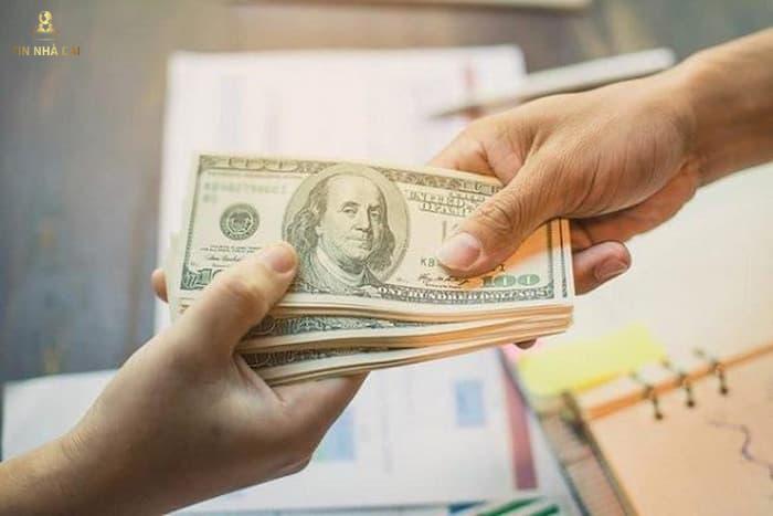 Nằm Mơ Thấy Cho Tiền Người Khác Là Điềm Gì? 9 Nằm mơ thấy cho tiền người khác nên đánh con gì để “trúng lớn”?