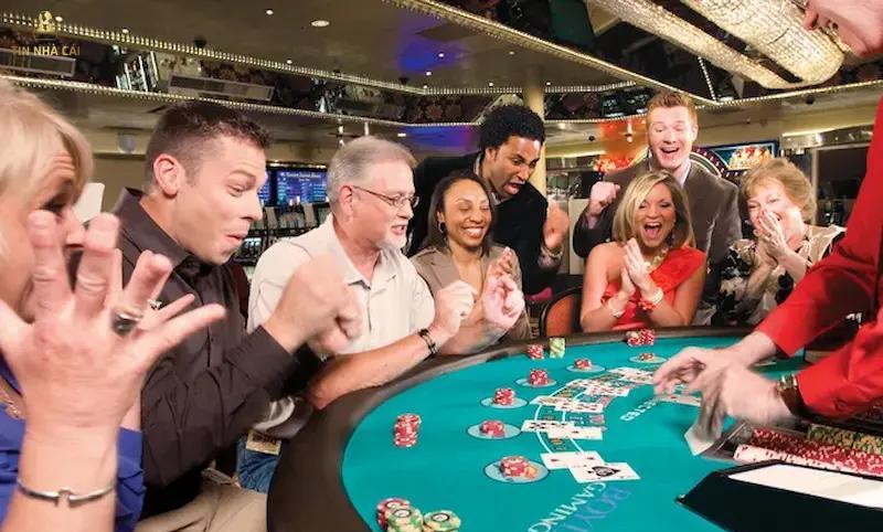 So Sánh Blackjack Fun88 và M88