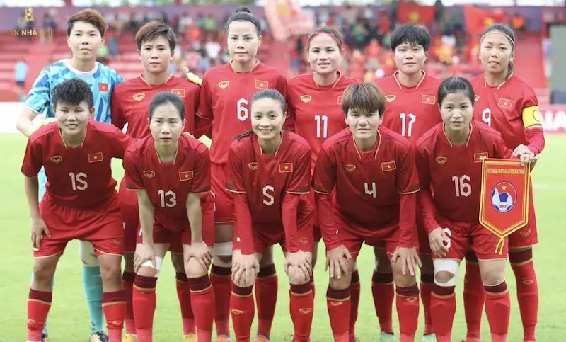 Vẻ đẹp dịu dàng trên sân cỏ